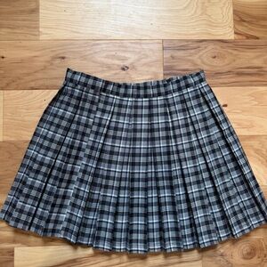 Cali1850 Plaid Pleated Mini Skirt Size Medium Black White Preppy or Grunge
